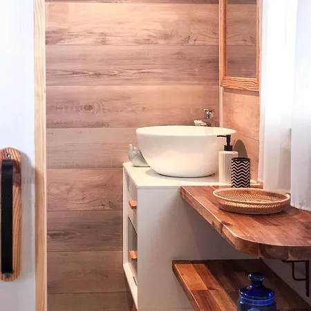 L'authentique En Bois Sur Pilotis *